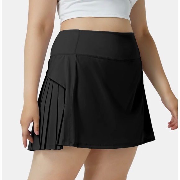 HALARA NWT pleated back tennis skirt - Picture 2 of 4